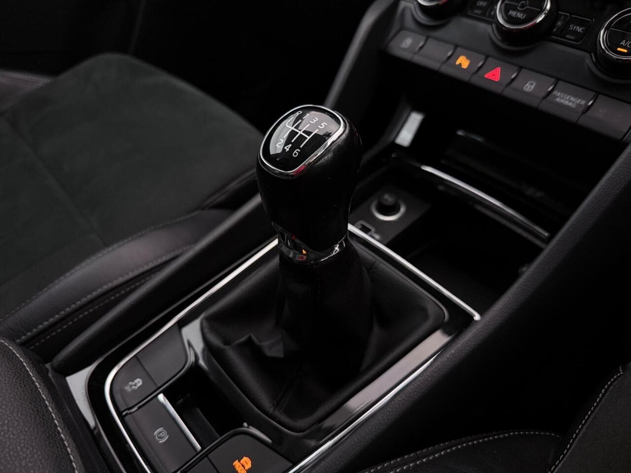 Skoda Karoq thumbnail Interior Front