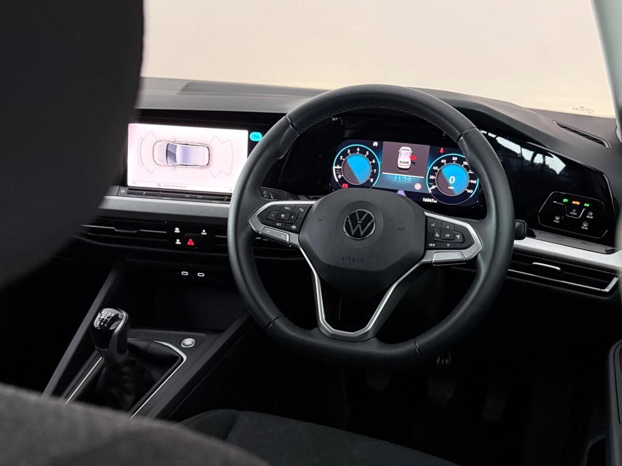 Volkswagen Golf thumbnail Steering Wheel