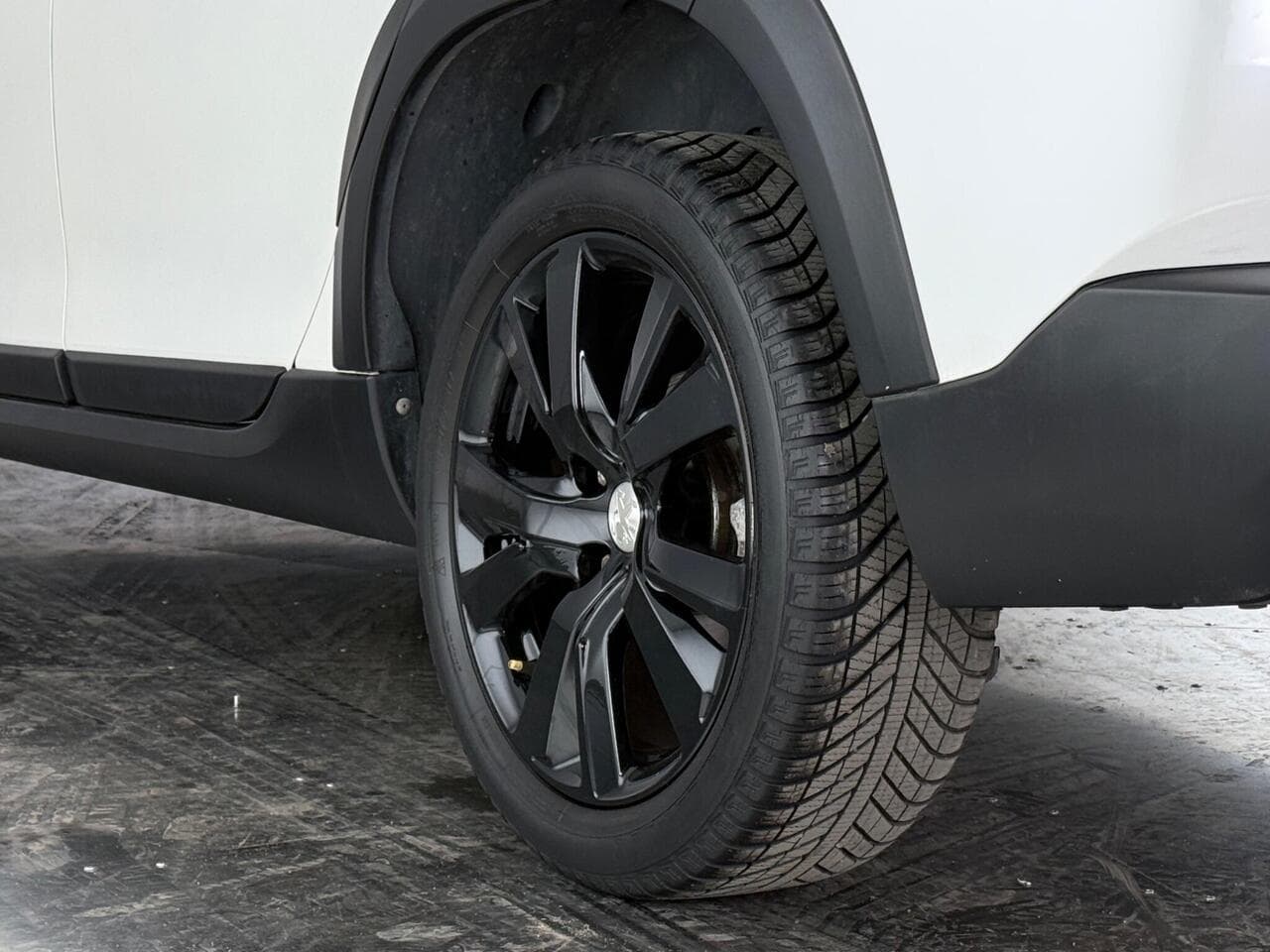 Peugeot 2008 thumbnail Wheel