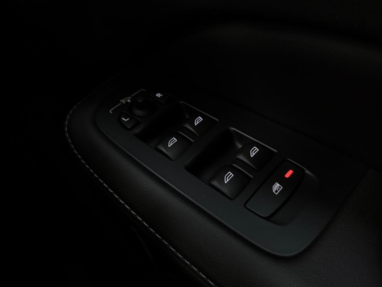 Volvo S60 thumbnail Misc Controls