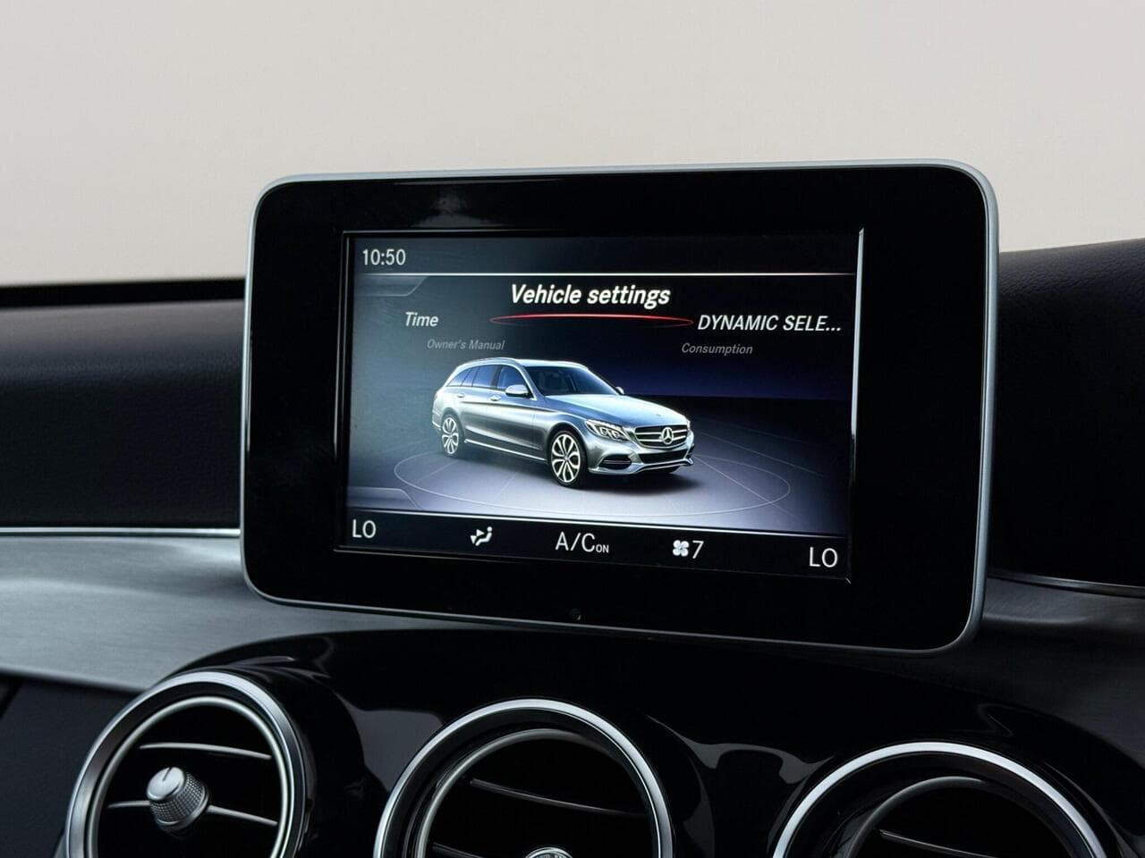 Mercedes-Benz C Class thumbnail Infotainment System