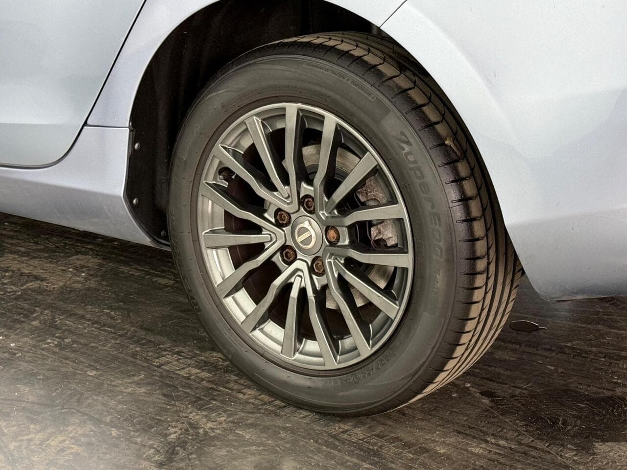 Volvo V40 thumbnail Wheel