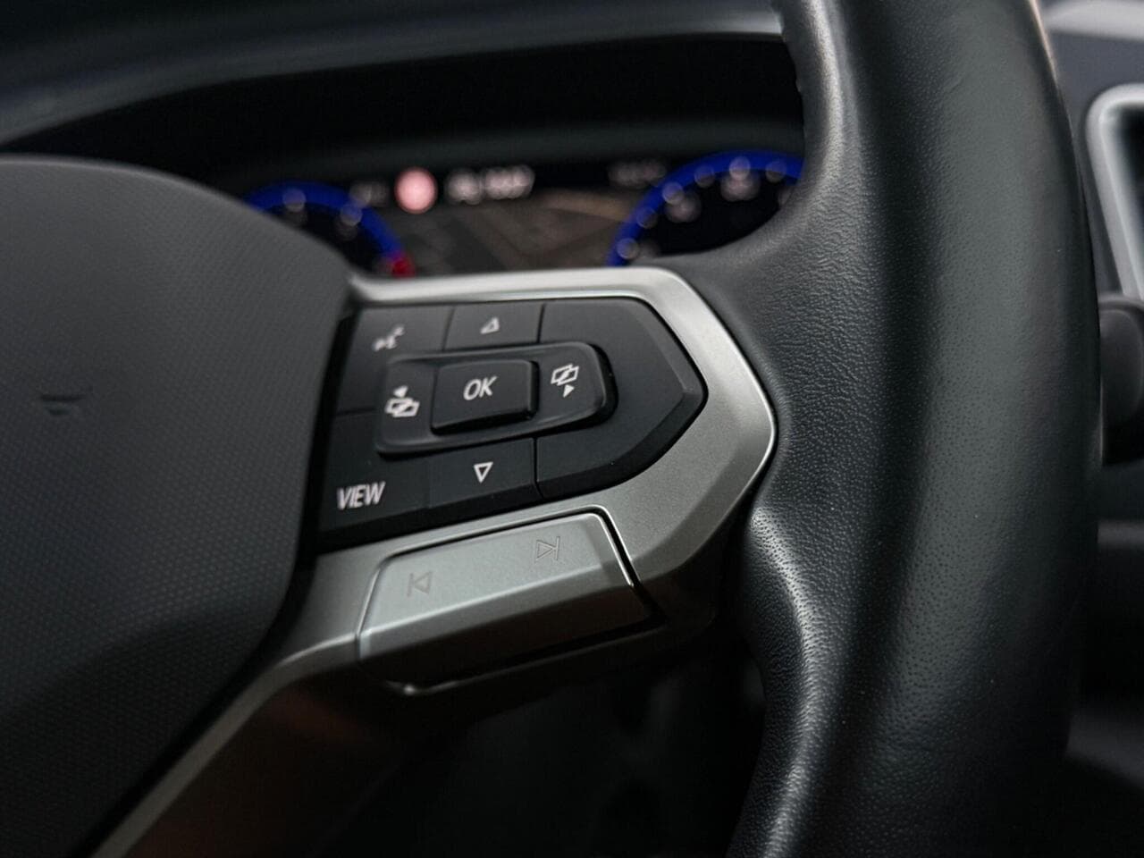 Volkswagen T-Roc thumbnail Misc Controls