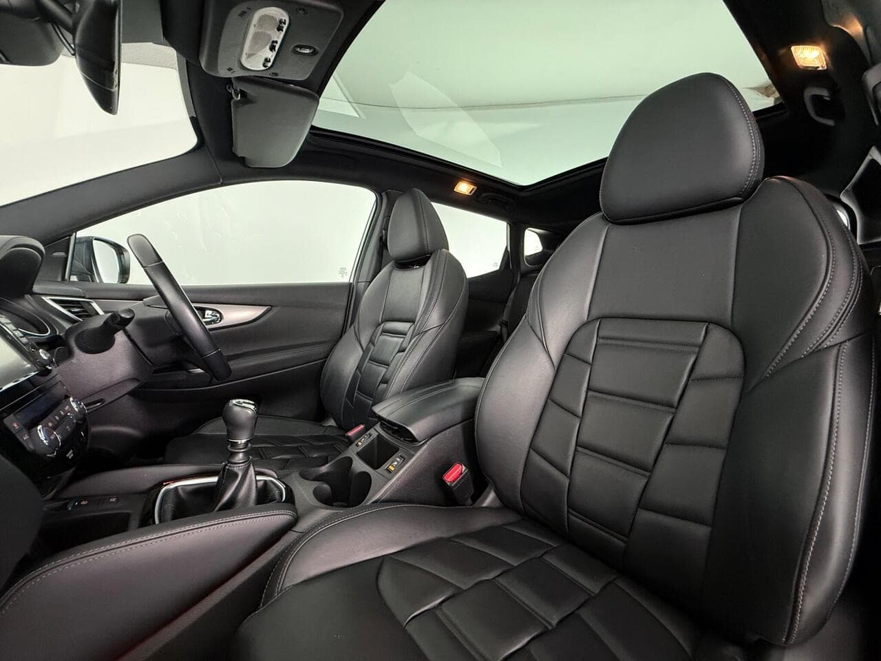 Nissan Qashqai thumbnail Seat Front Passenger