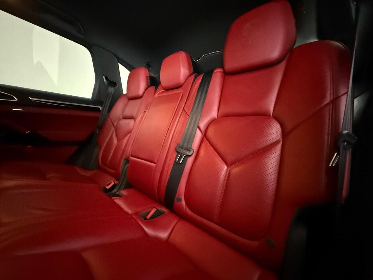 Porsche Cayenne thumbnail Seats Rear