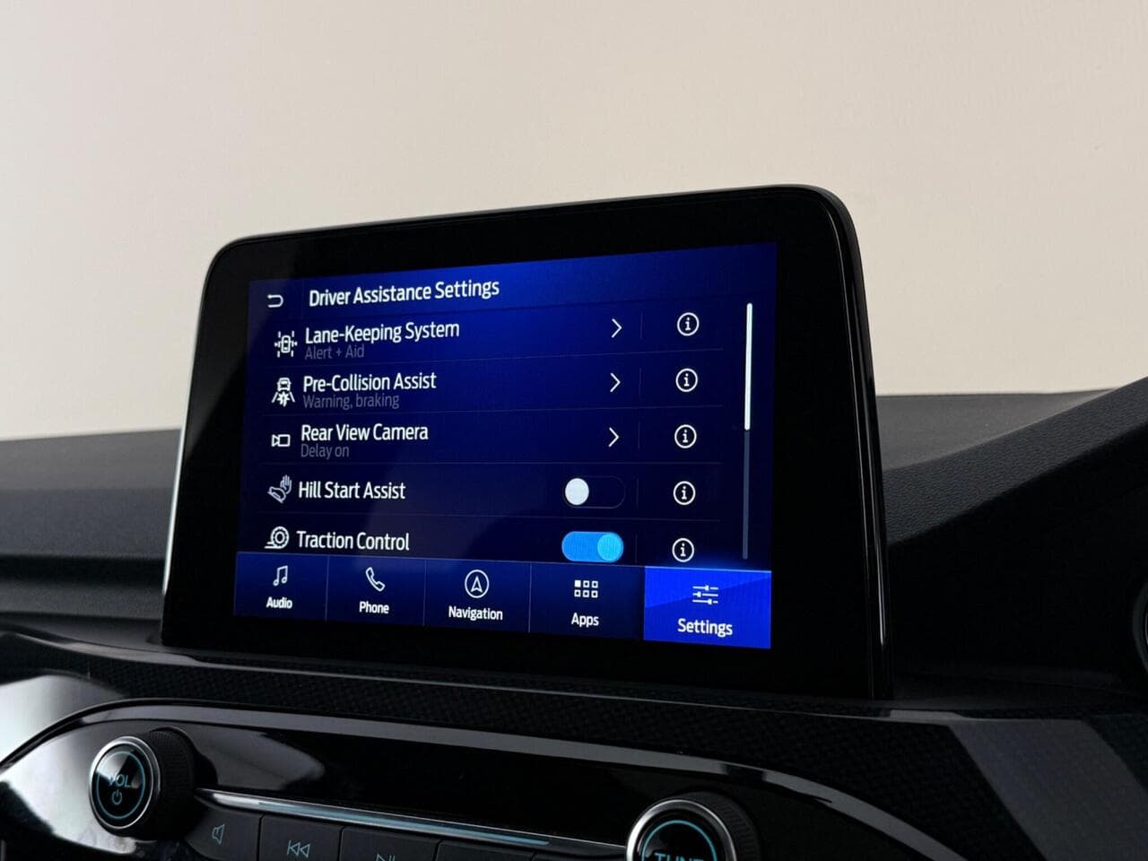 Ford Kuga thumbnail Infotainment System