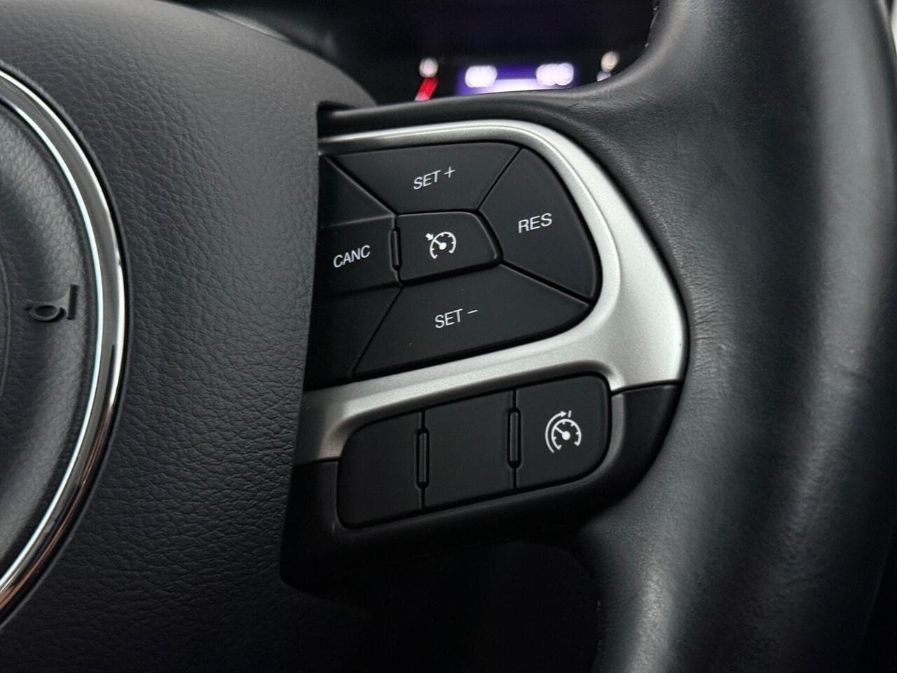 Jeep Compass thumbnail Misc Controls