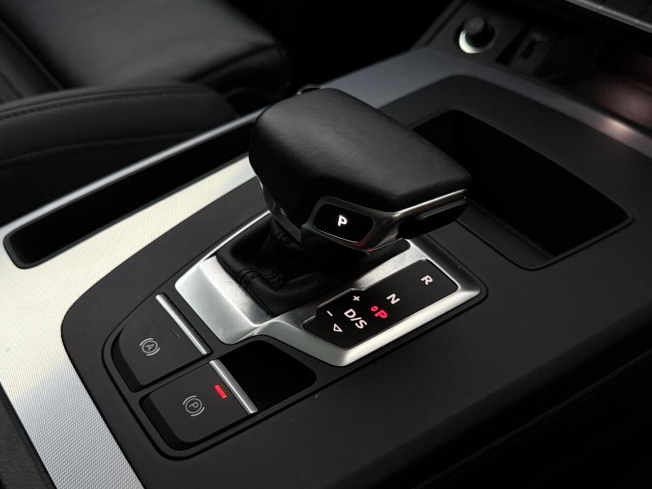 Audi Q5 thumbnail Misc Controls