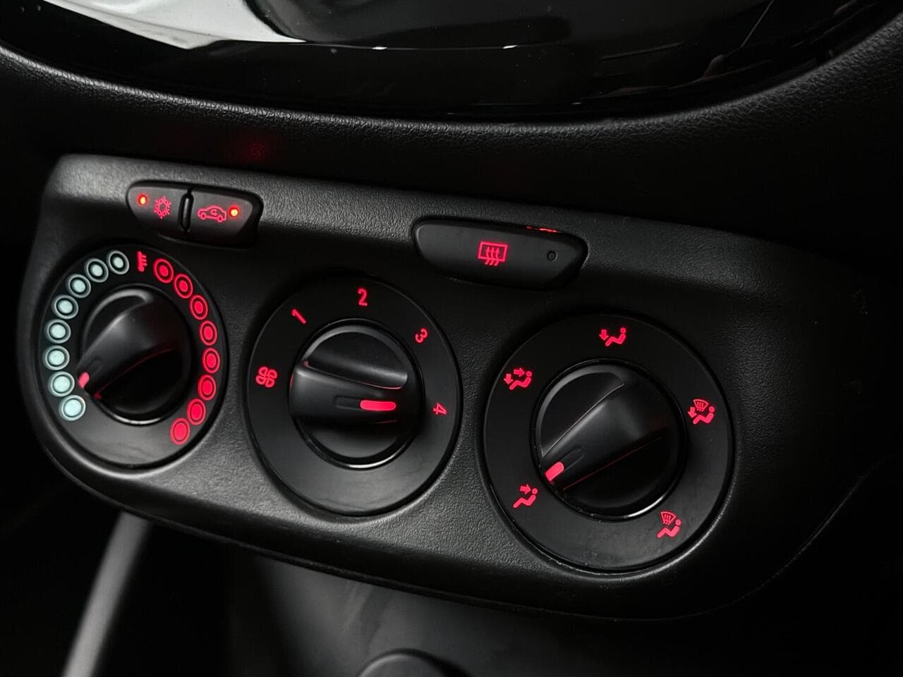 Vauxhall Corsa thumbnail Misc Controls
