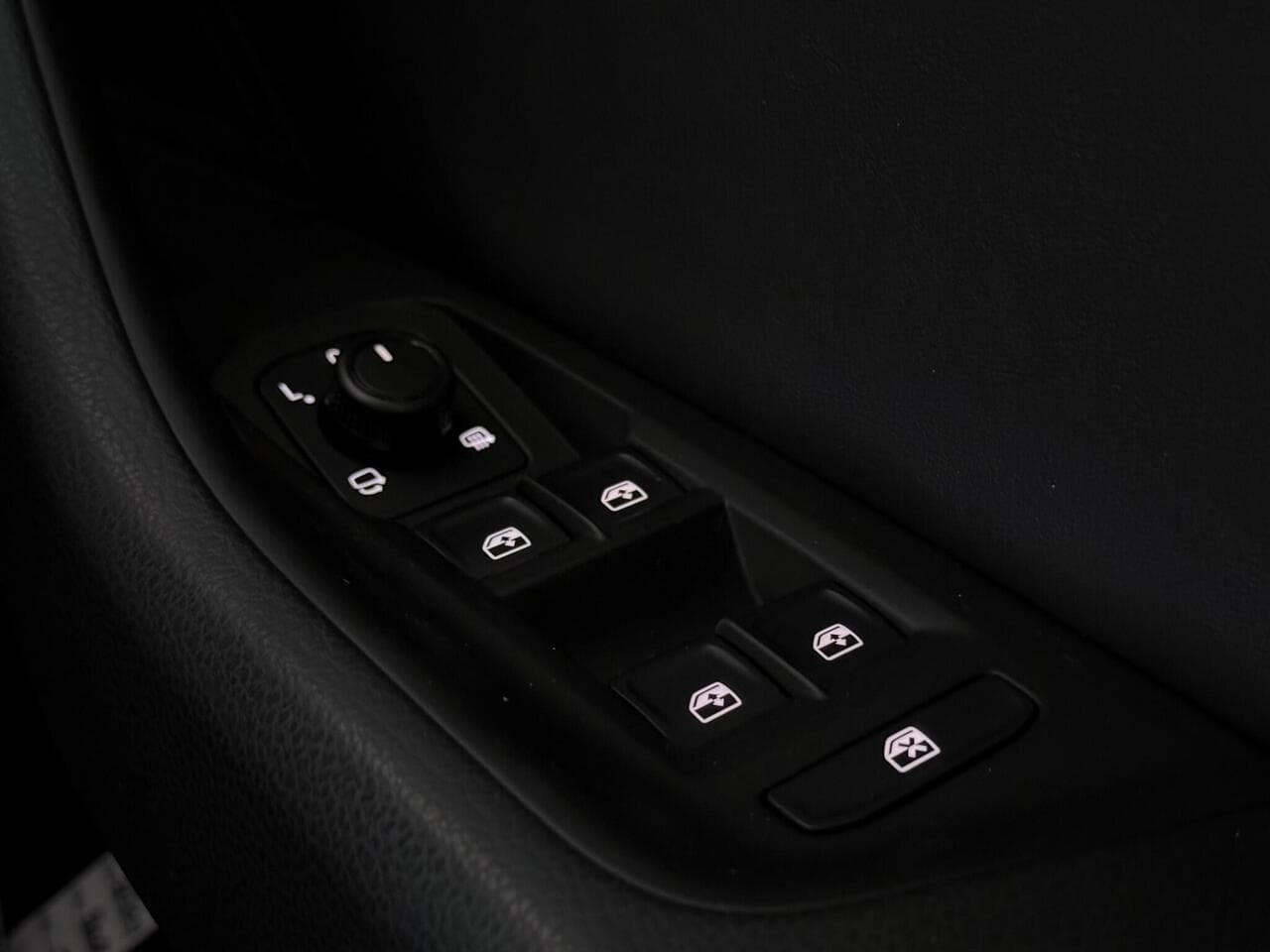Volkswagen Arteon thumbnail Misc Controls