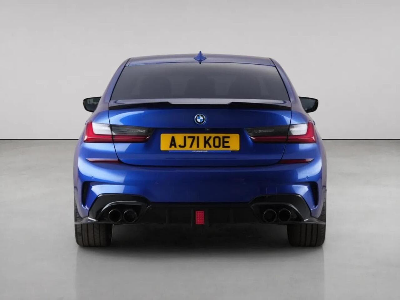 BMW 3 Series thumbnail Rear
