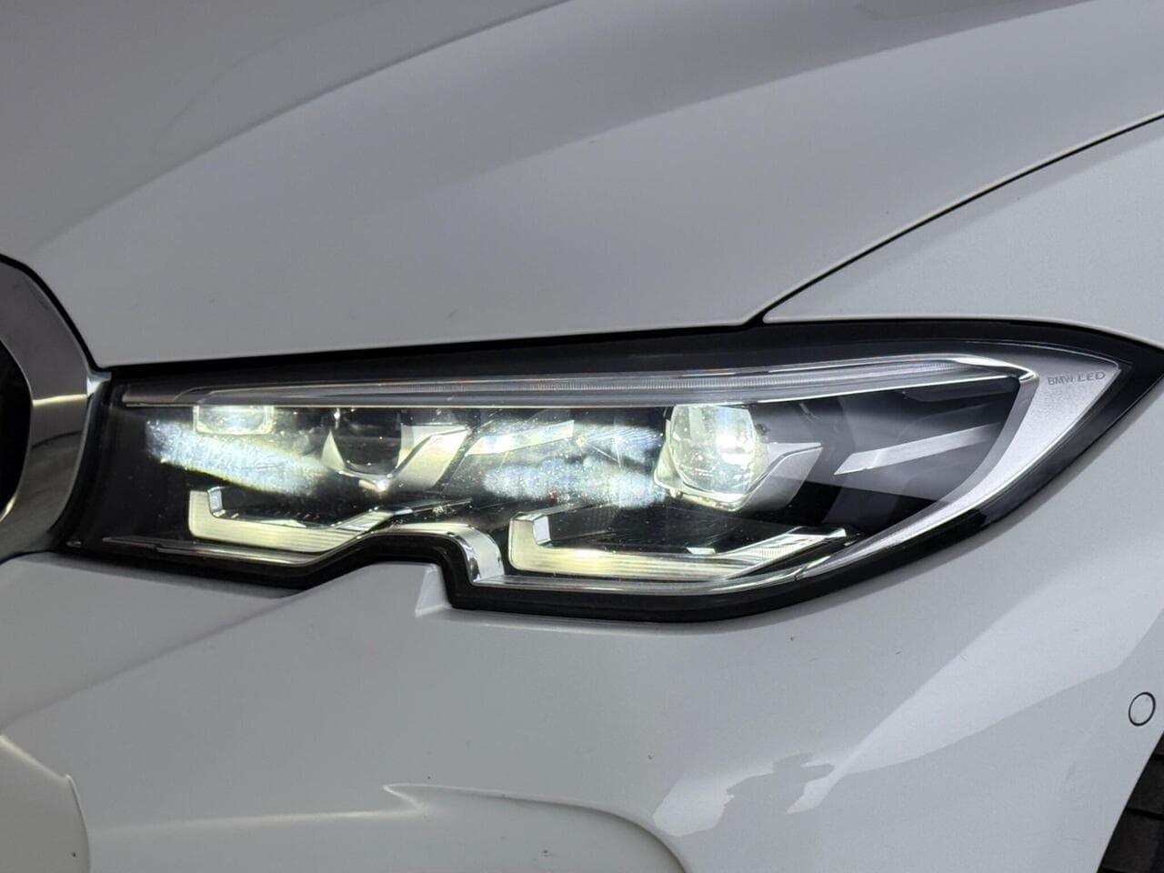 BMW 3 Series thumbnail Lights Front
