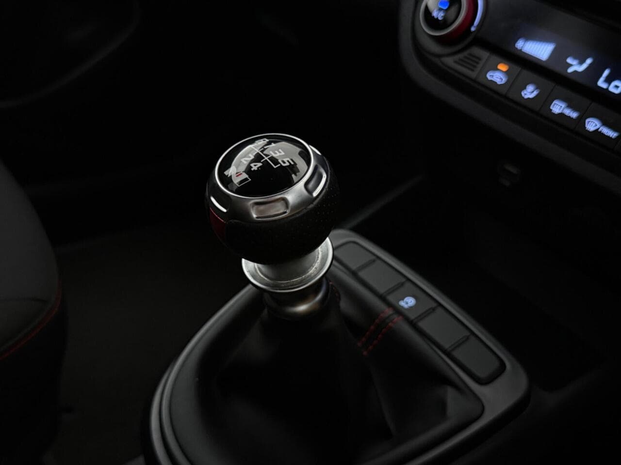 Hyundai i10 thumbnail Interior Front
