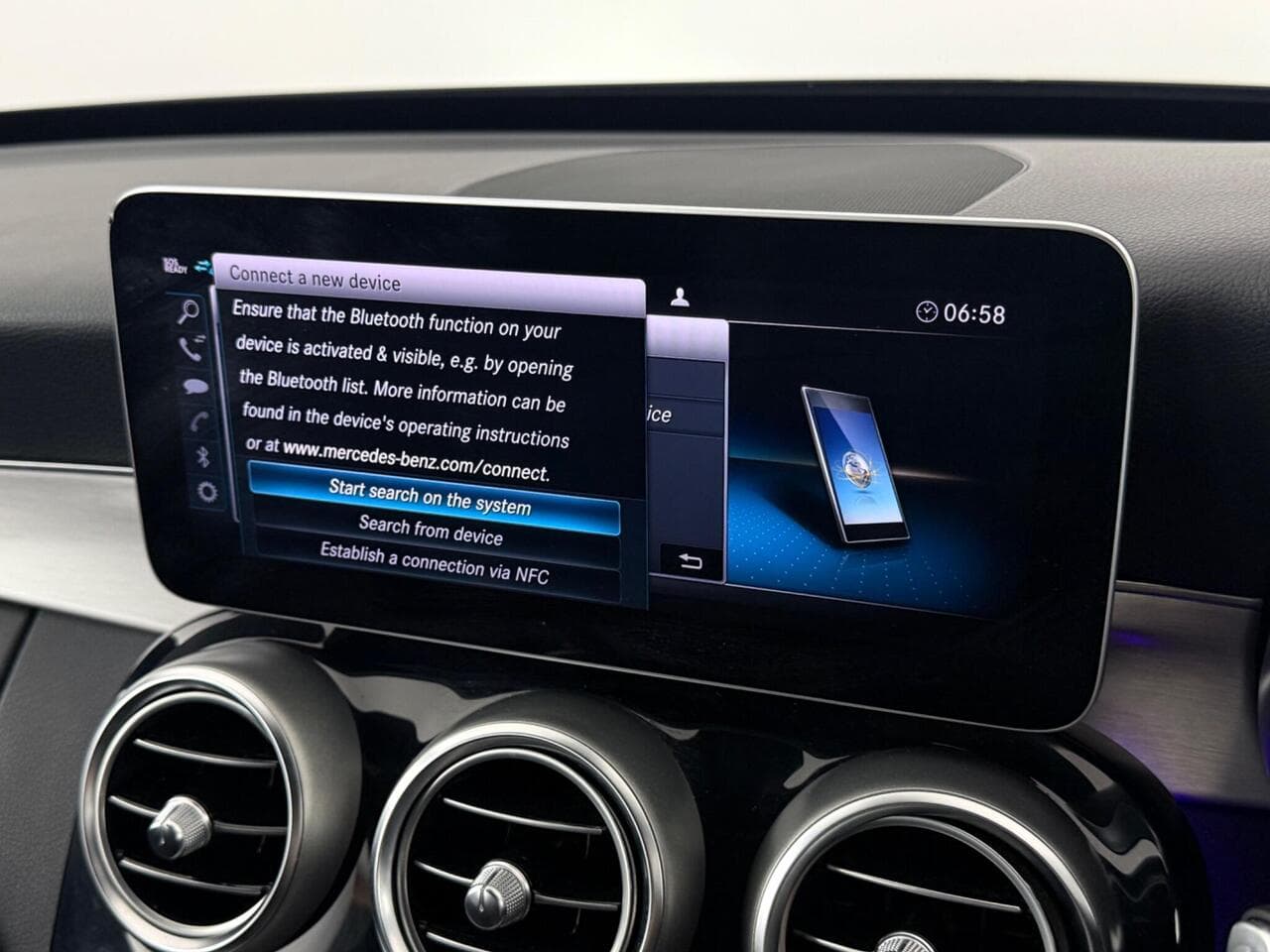 Mercedes-Benz C Class thumbnail Infotainment System