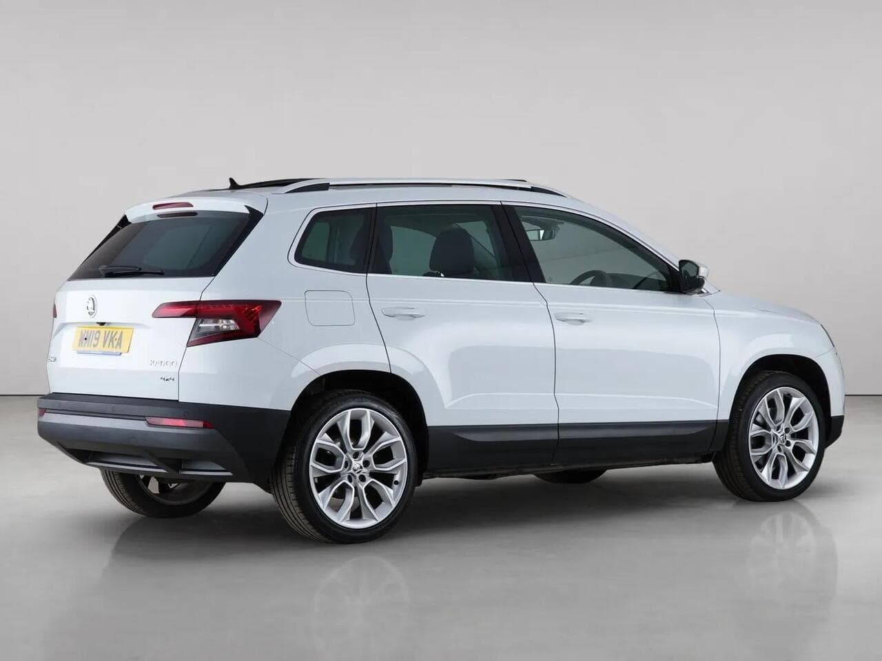 Skoda Karoq thumbnail Rear Right