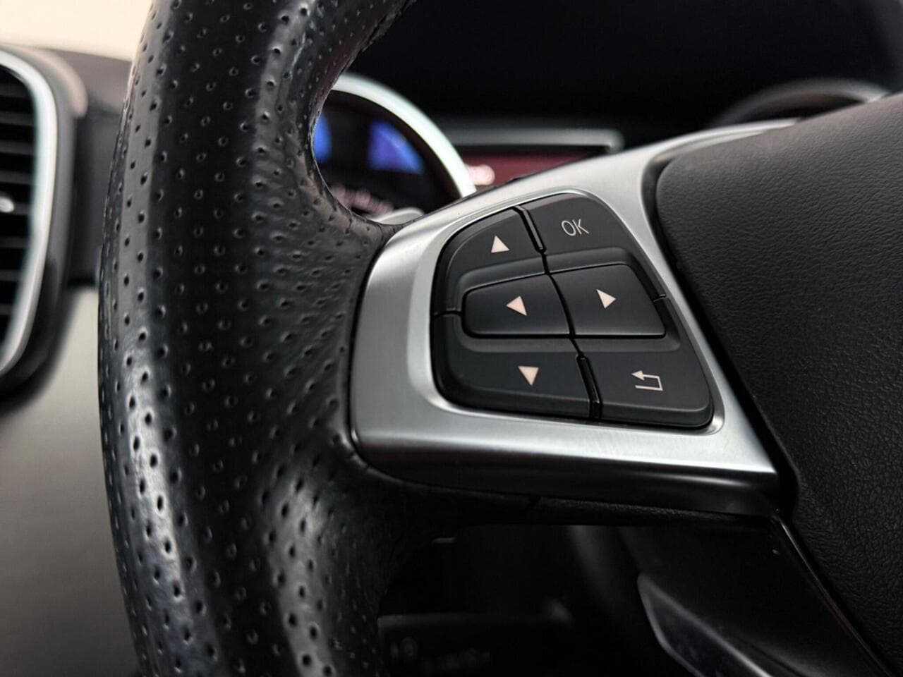 Mercedes-Benz GLE thumbnail Misc Controls