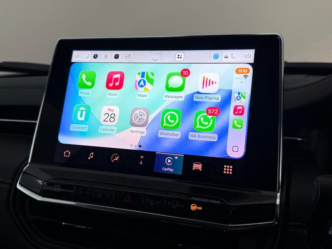 Jeep Compass thumbnail Infotainment System