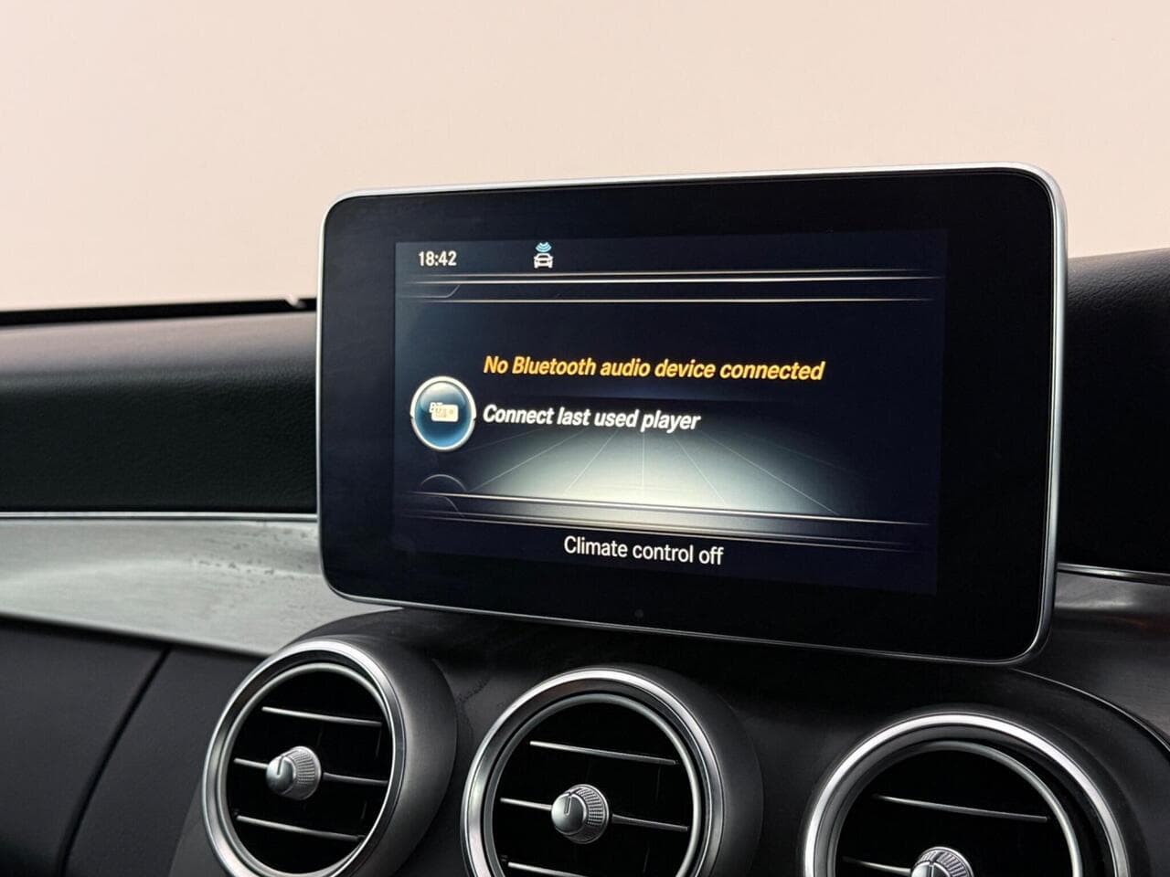 Mercedes-Benz C Class thumbnail Infotainment System
