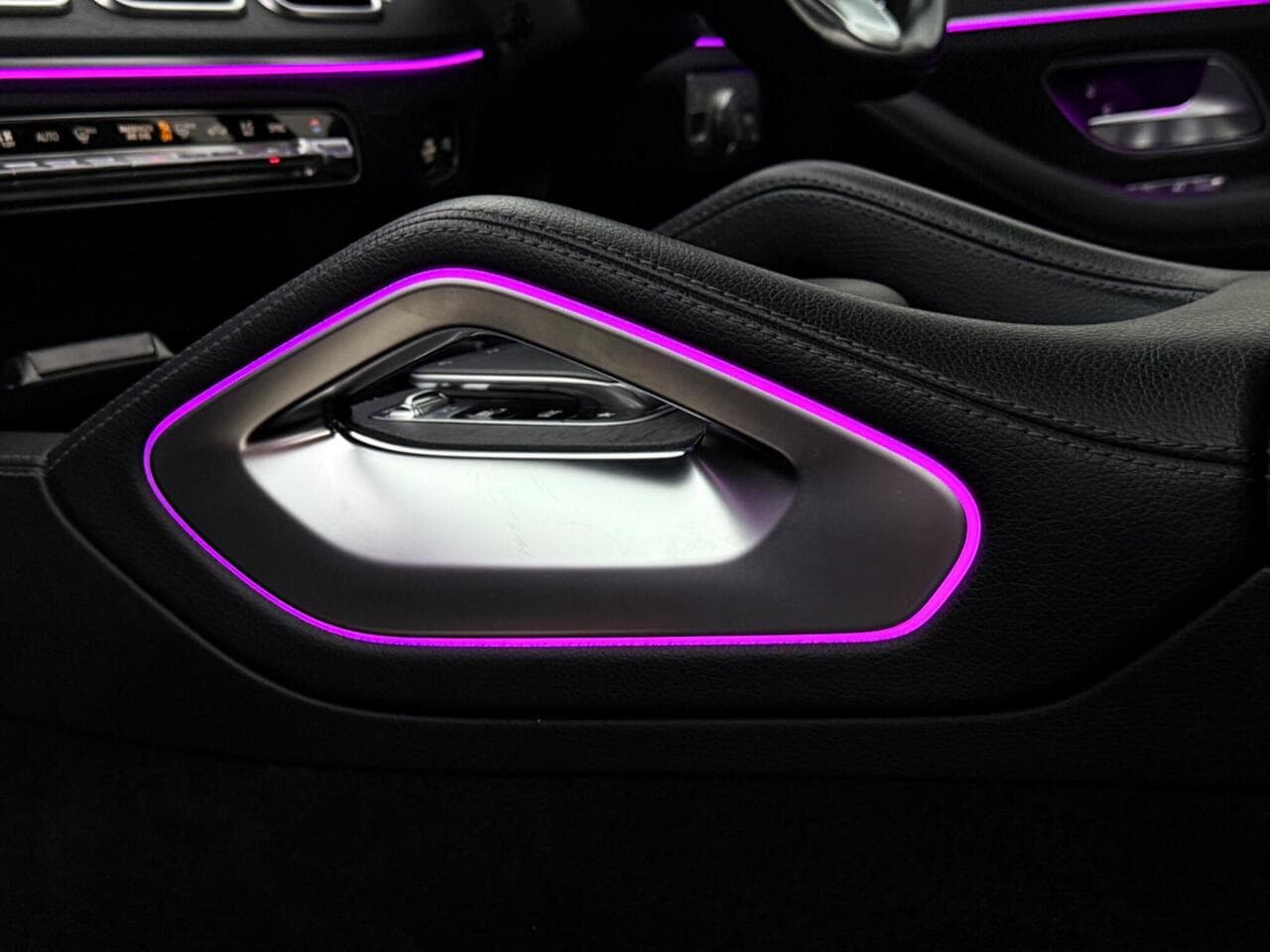 Mercedes-Benz GLE thumbnail Misc Controls