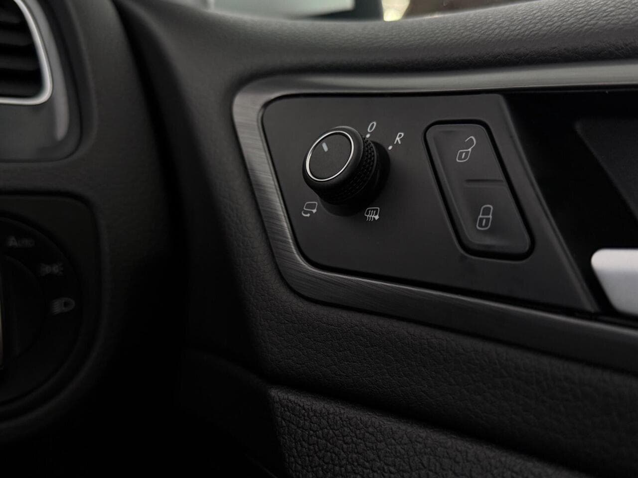 Volkswagen Golf thumbnail Misc Controls