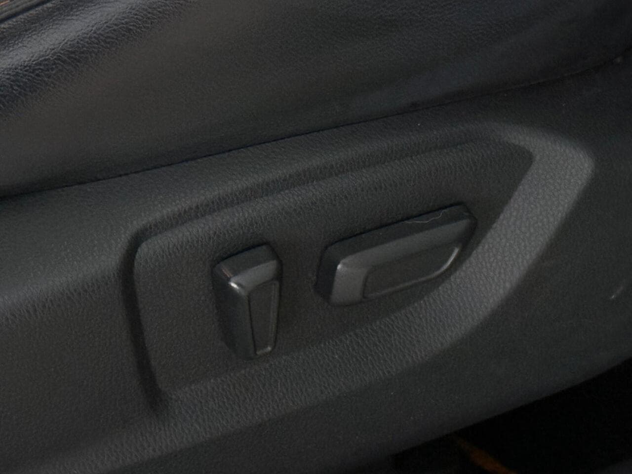 Mitsubishi Eclipse Cross thumbnail Misc Controls