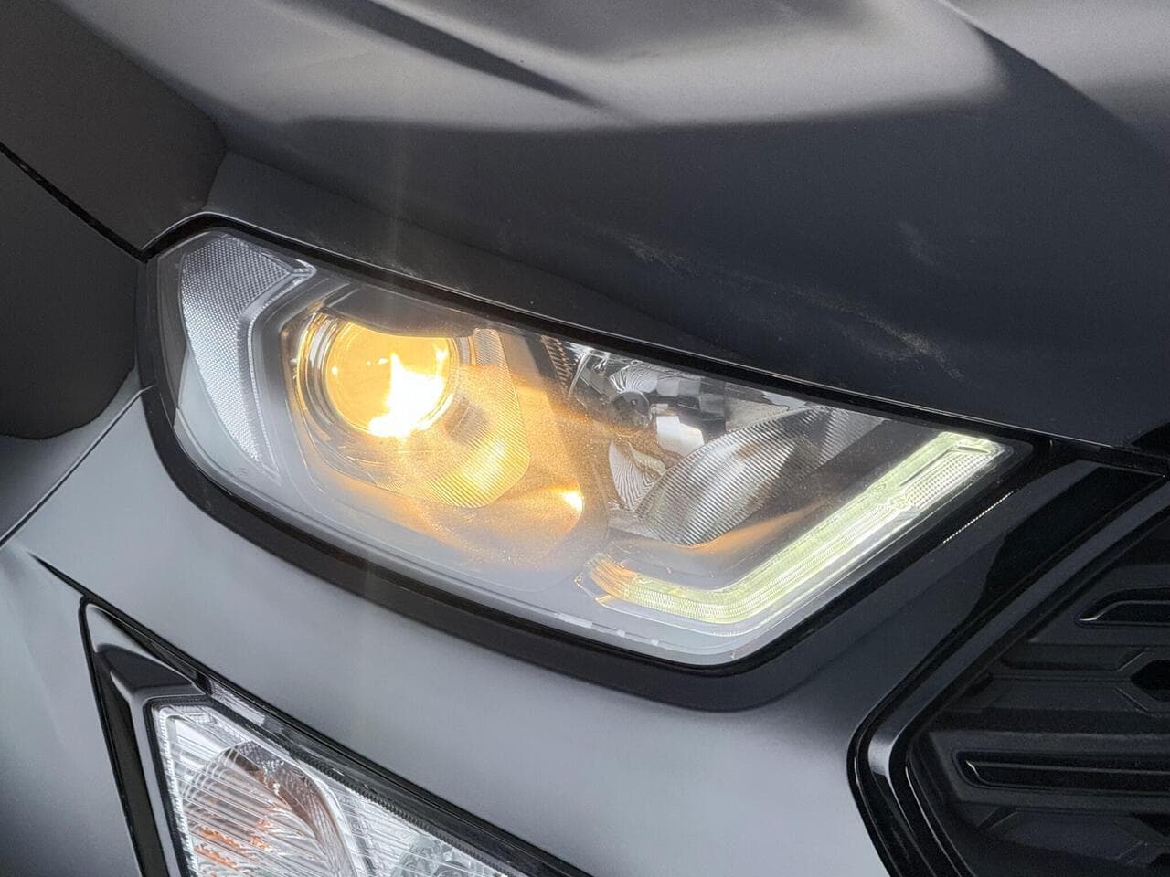 Ford EcoSport thumbnail Lights Front