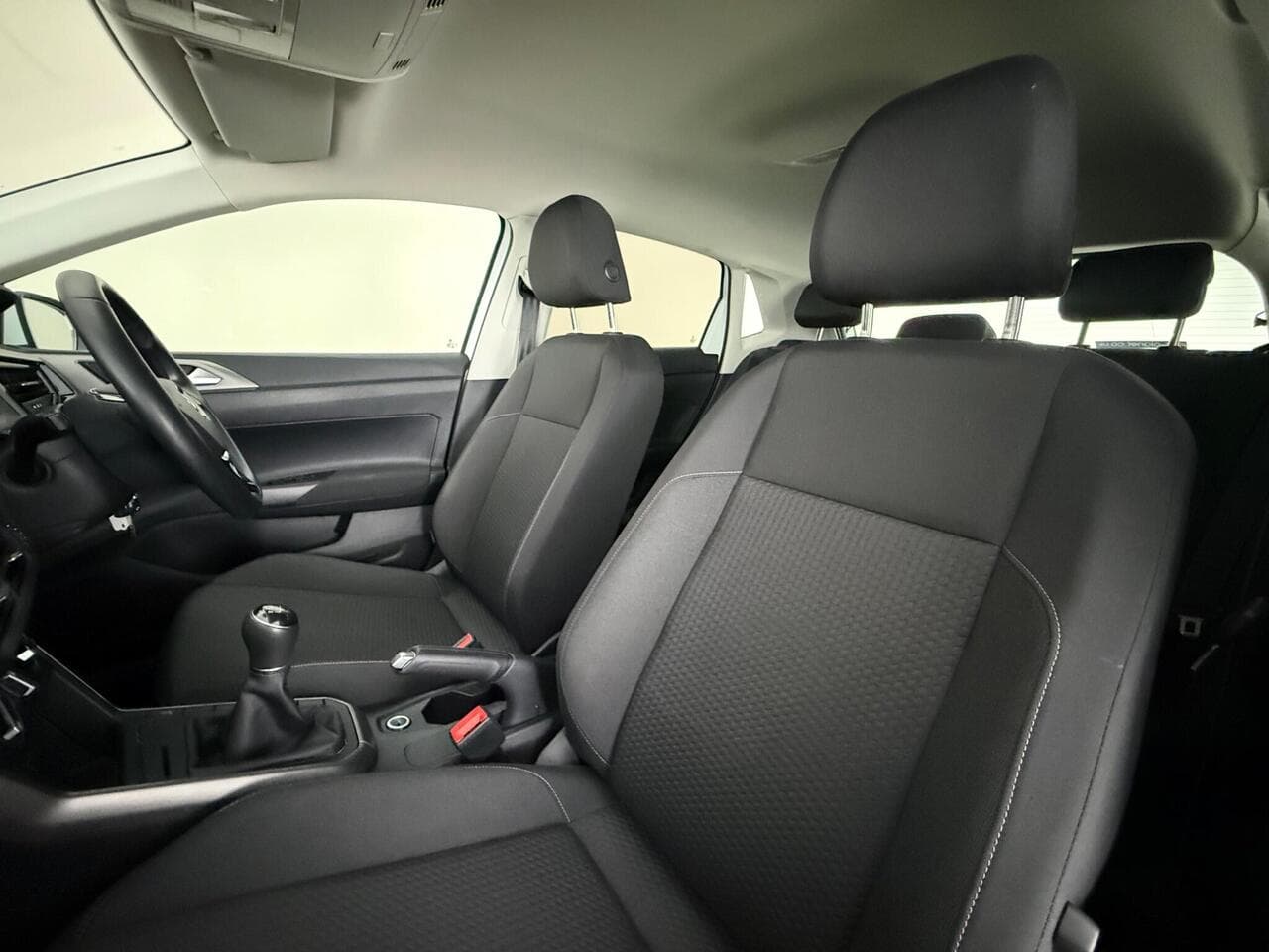 Volkswagen Polo thumbnail Seat Front Passenger