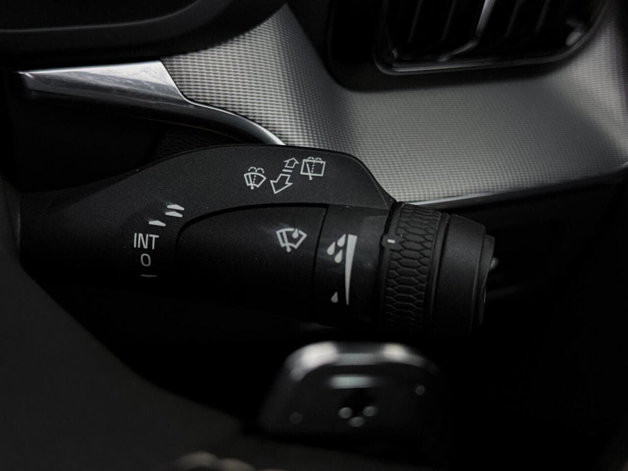 Volvo XC60 thumbnail Misc Controls