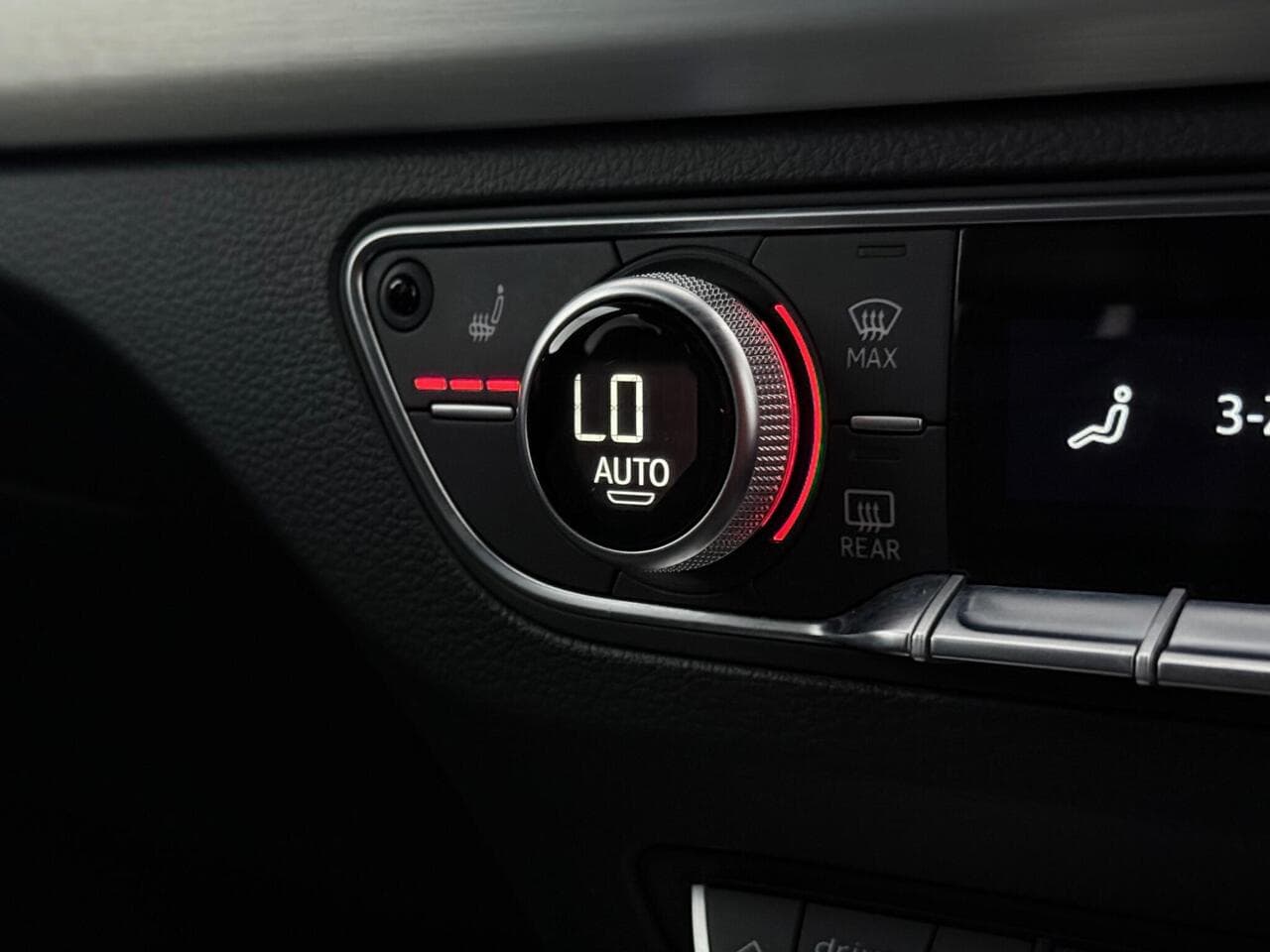 Audi Q5 thumbnail Misc Controls