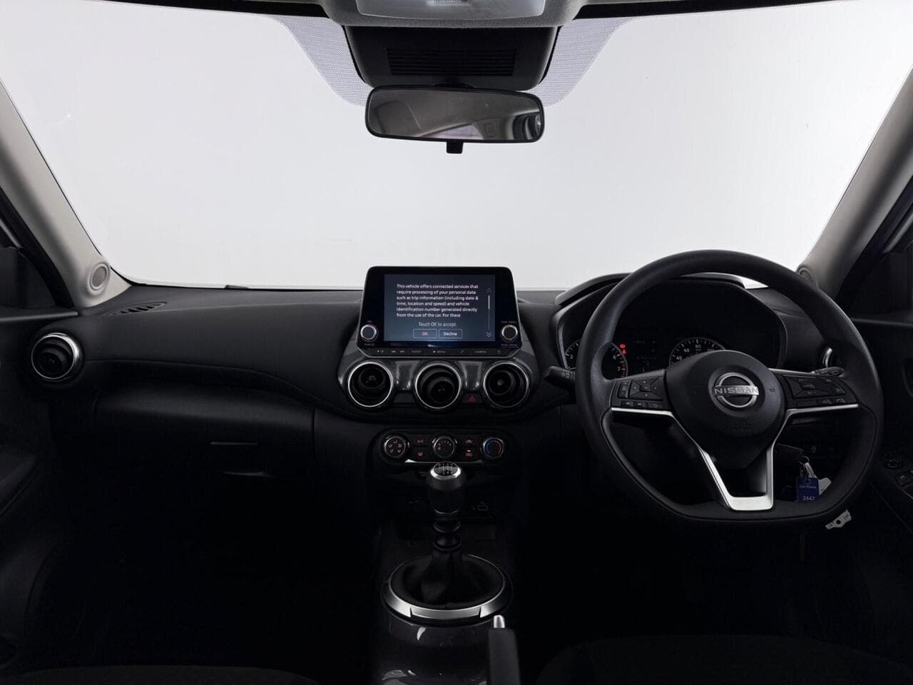 Nissan Juke thumbnail Interior Front