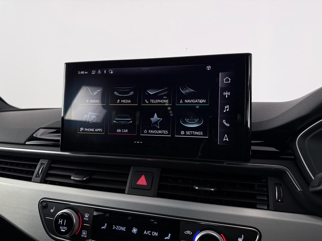 Audi A4 thumbnail Infotainment System