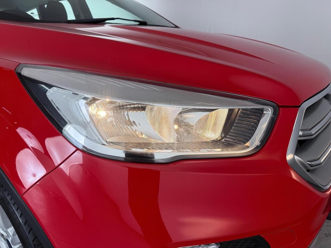 Ford Kuga thumbnail Lights Front