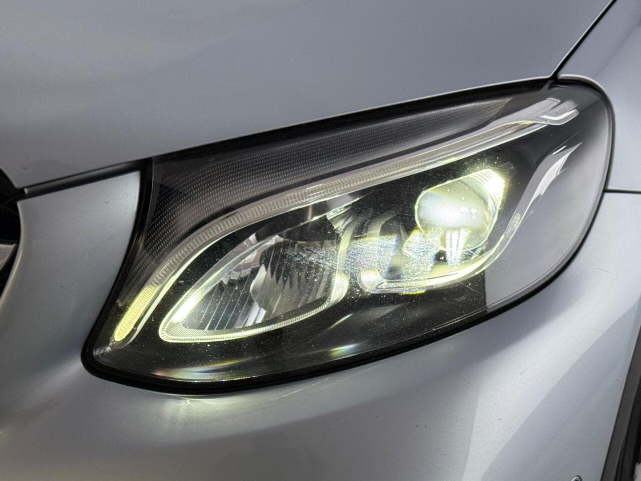 Mercedes-Benz GLC thumbnail Lights Front