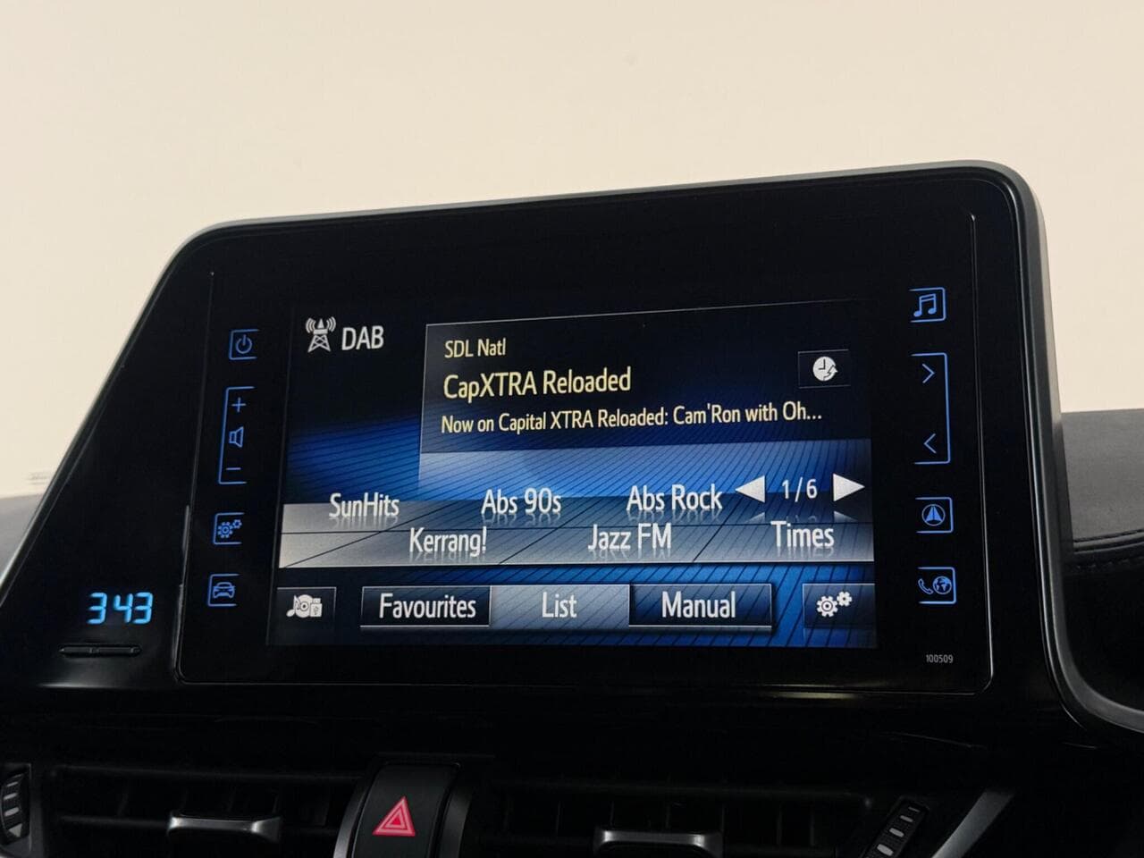 Toyota C-HR thumbnail Infotainment System