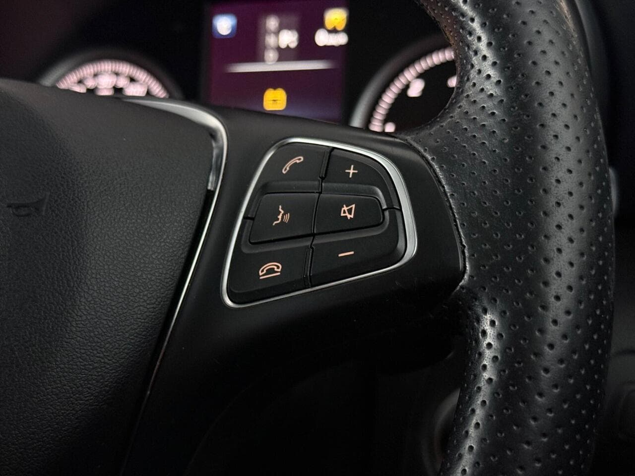 Mercedes-Benz GLC thumbnail Misc Controls