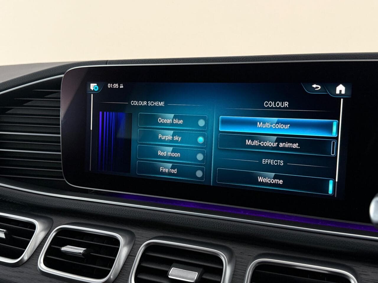 Mercedes-Benz GLE thumbnail Infotainment System