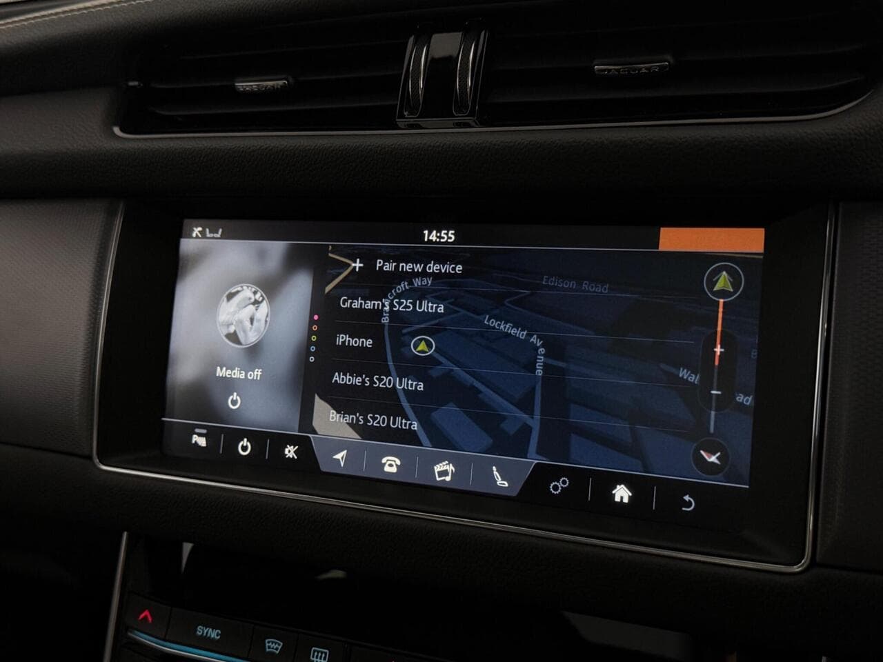 Jaguar XF thumbnail Infotainment System