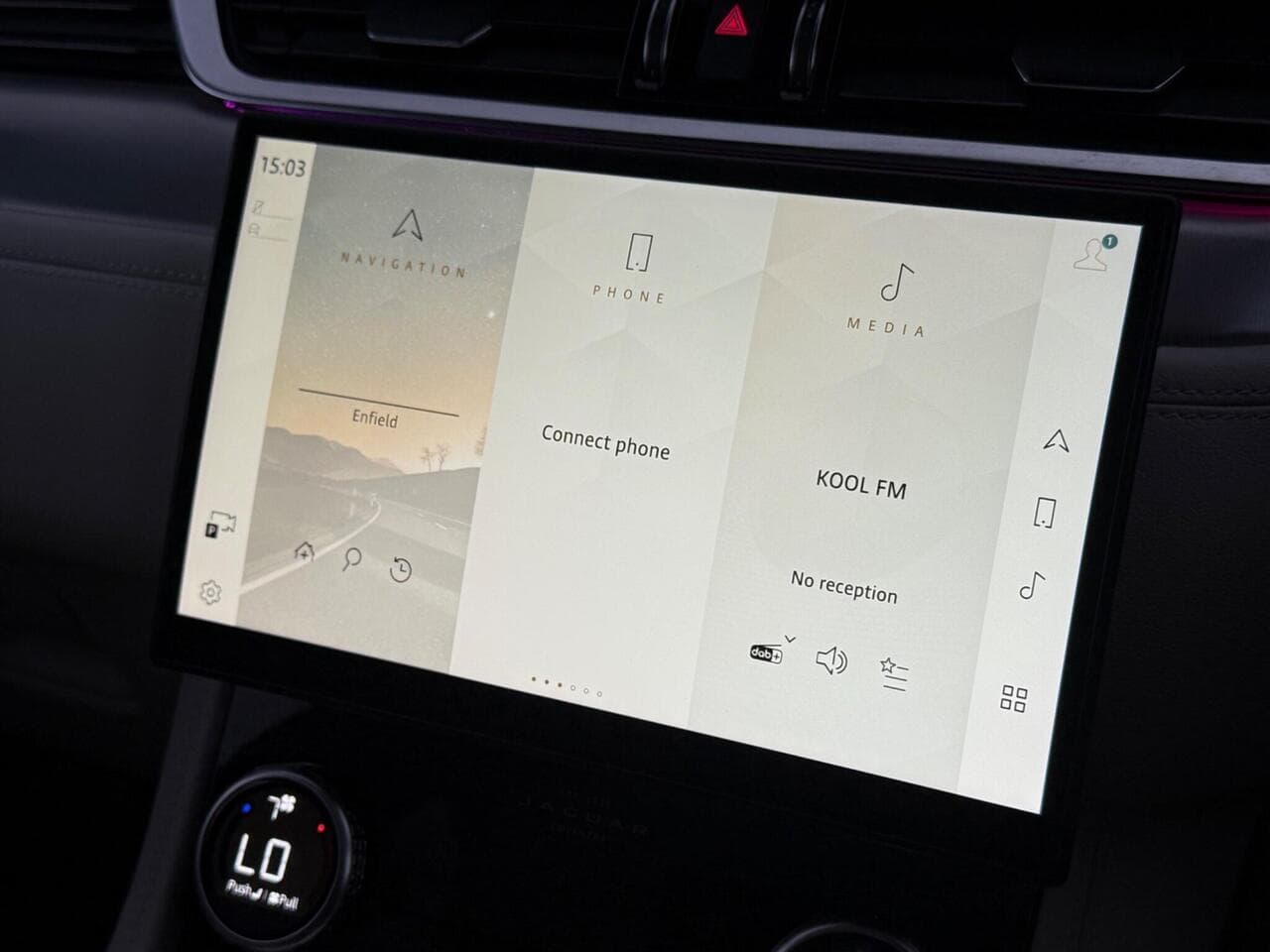 Jaguar F-PACE thumbnail Infotainment System