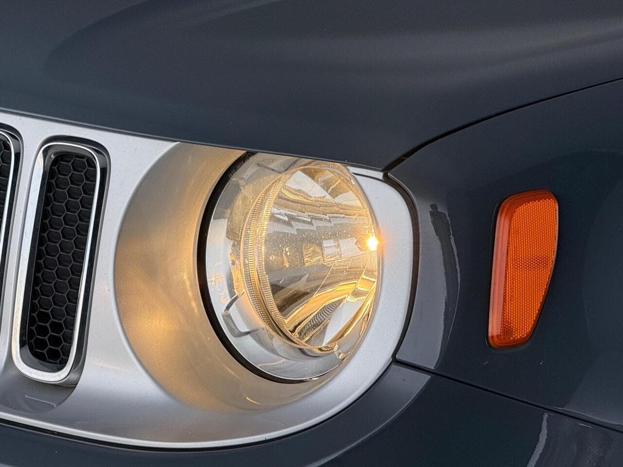 Jeep Renegade thumbnail Lights Front