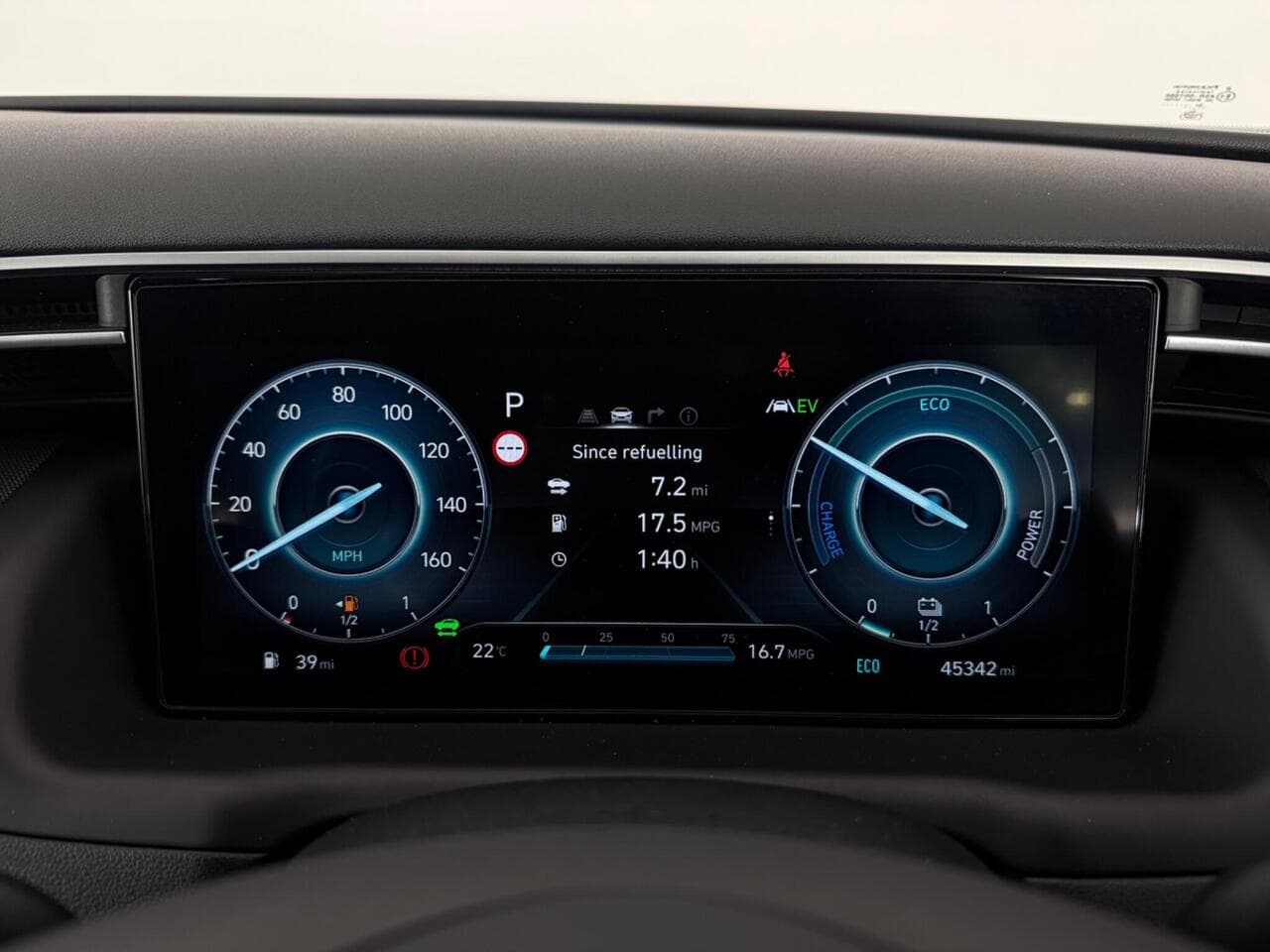 Hyundai TUCSON thumbnail Driver Instruments