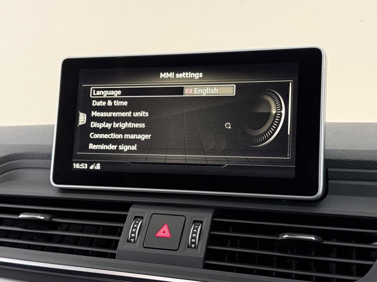 Audi Q5 thumbnail Infotainment System