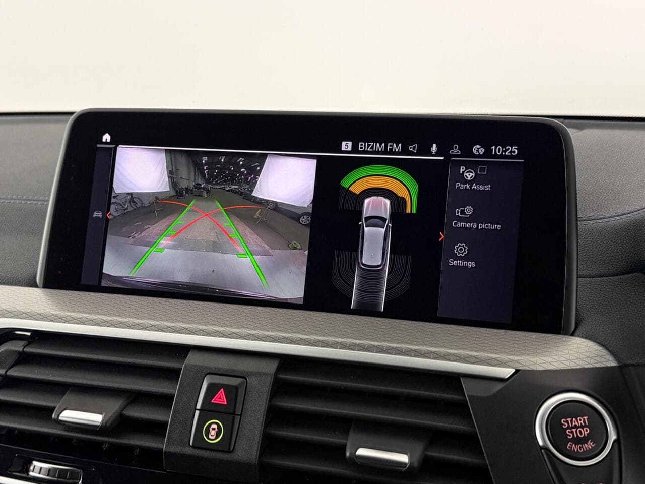 BMW X3 thumbnail Infotainment System