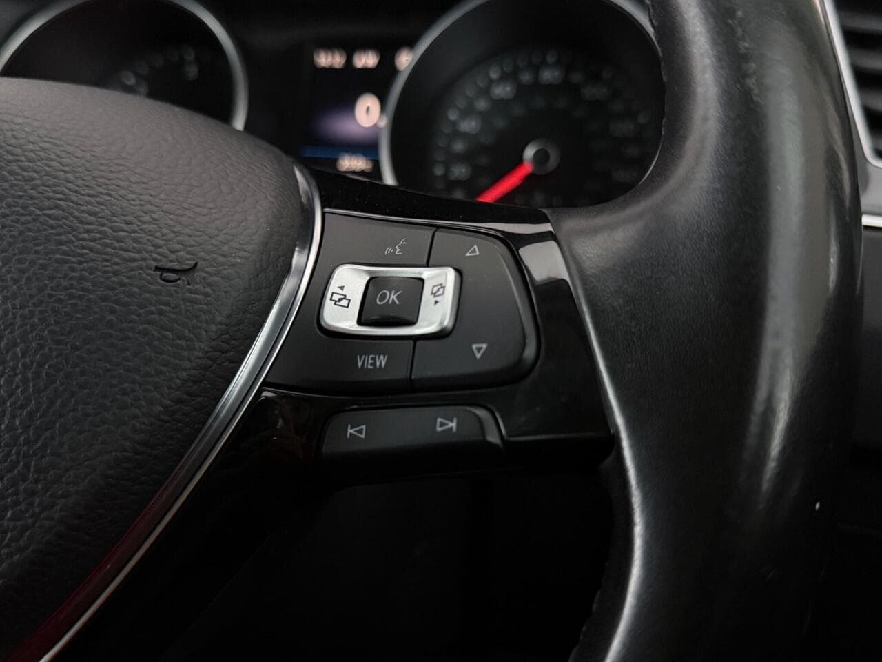 Volkswagen Tiguan thumbnail Misc Controls