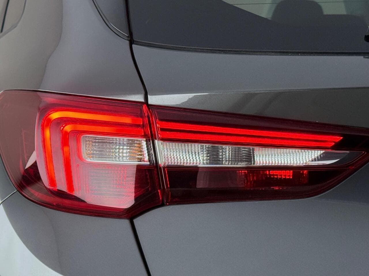 Vauxhall Grandland X thumbnail Lights Rear