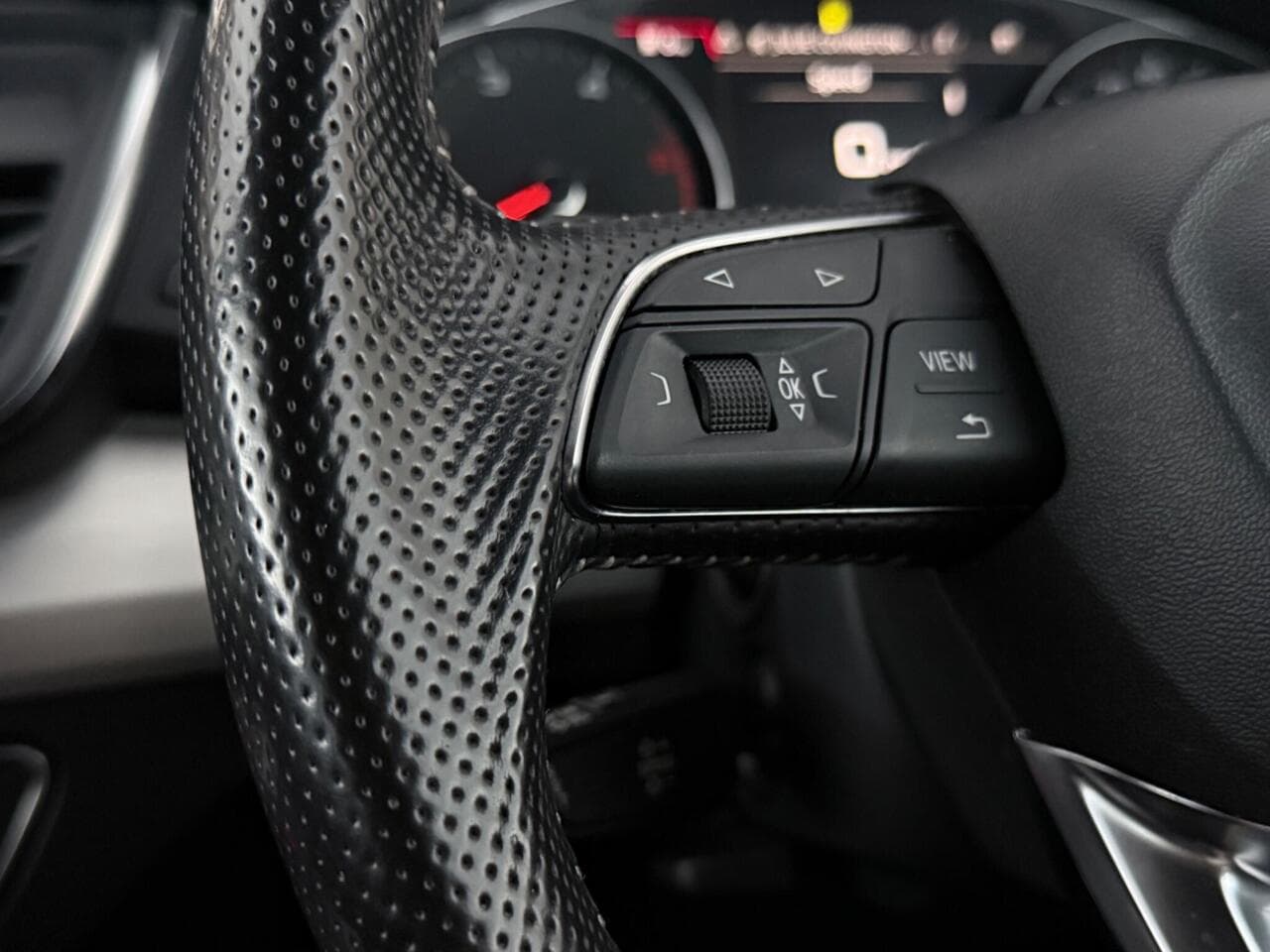 Audi Q5 thumbnail Misc Controls