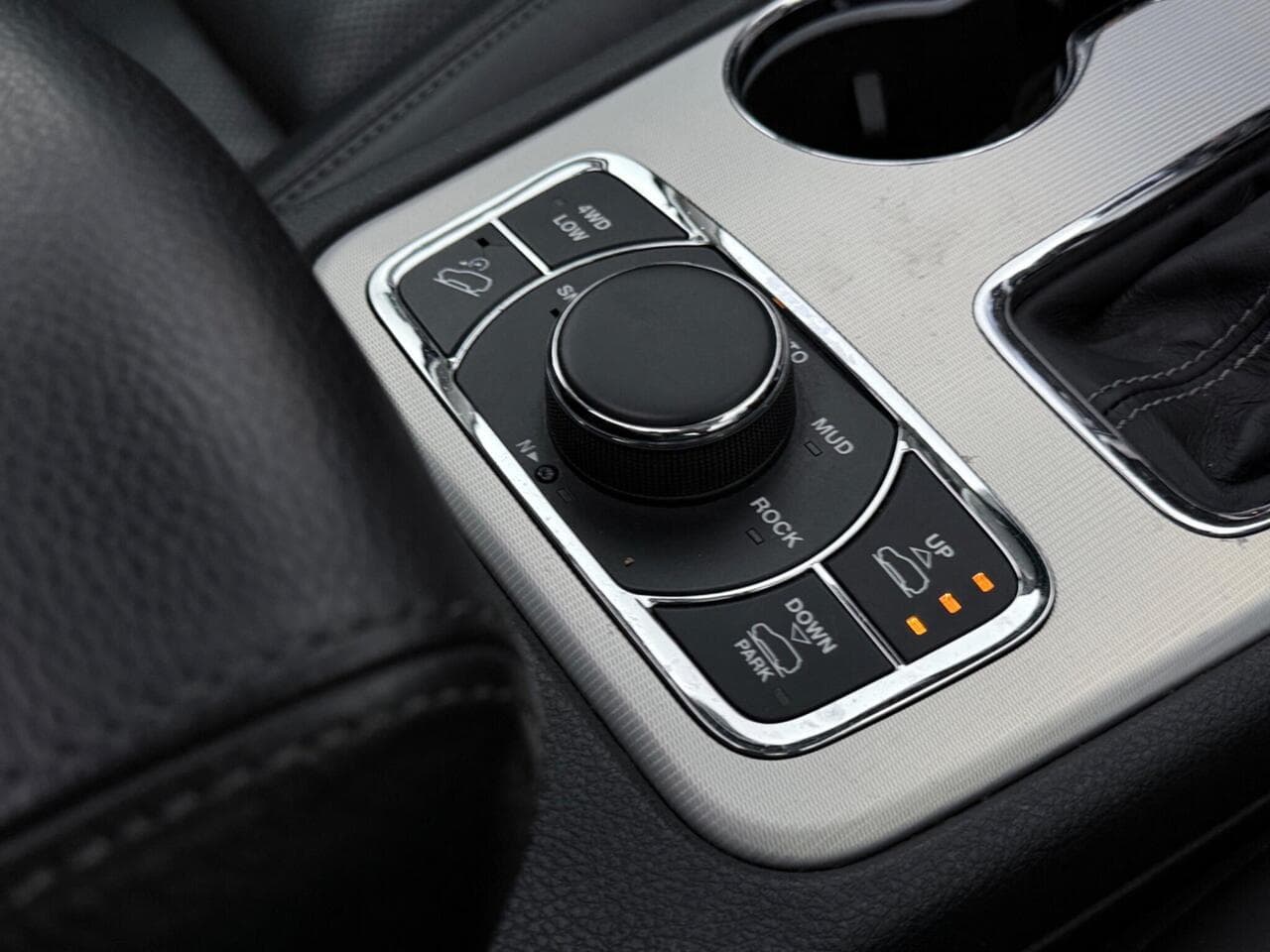 Jeep Grand Cherokee thumbnail Misc Controls