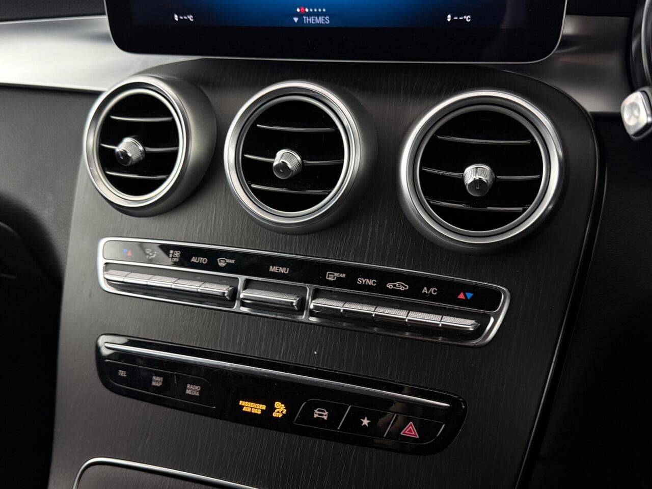 Mercedes-Benz GLC thumbnail Misc Controls