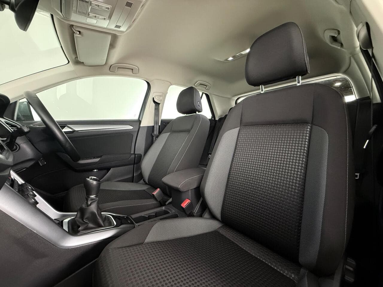 Volkswagen T-Roc thumbnail Seat Front Passenger
