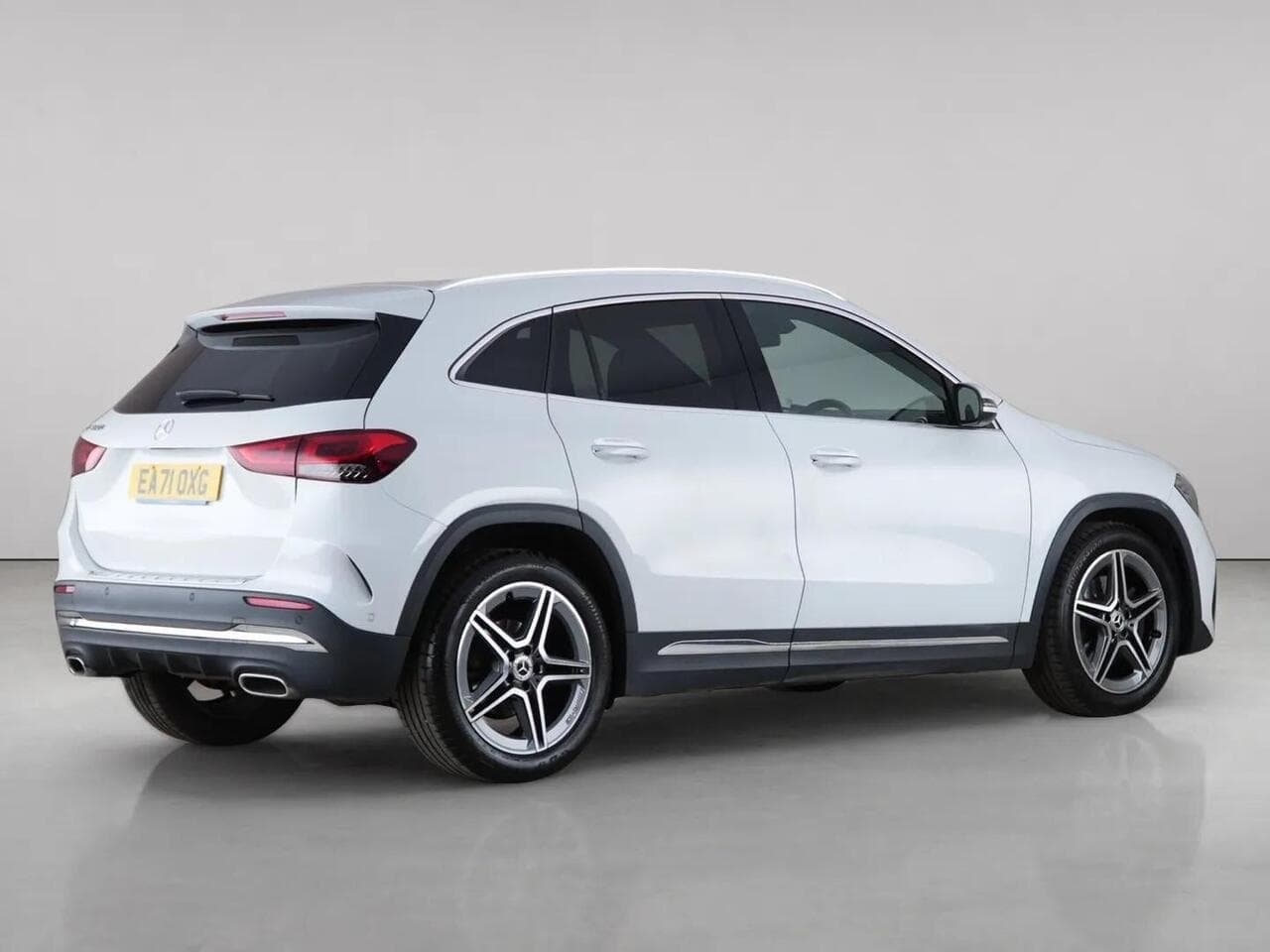 Mercedes-Benz GLA thumbnail Rear Right