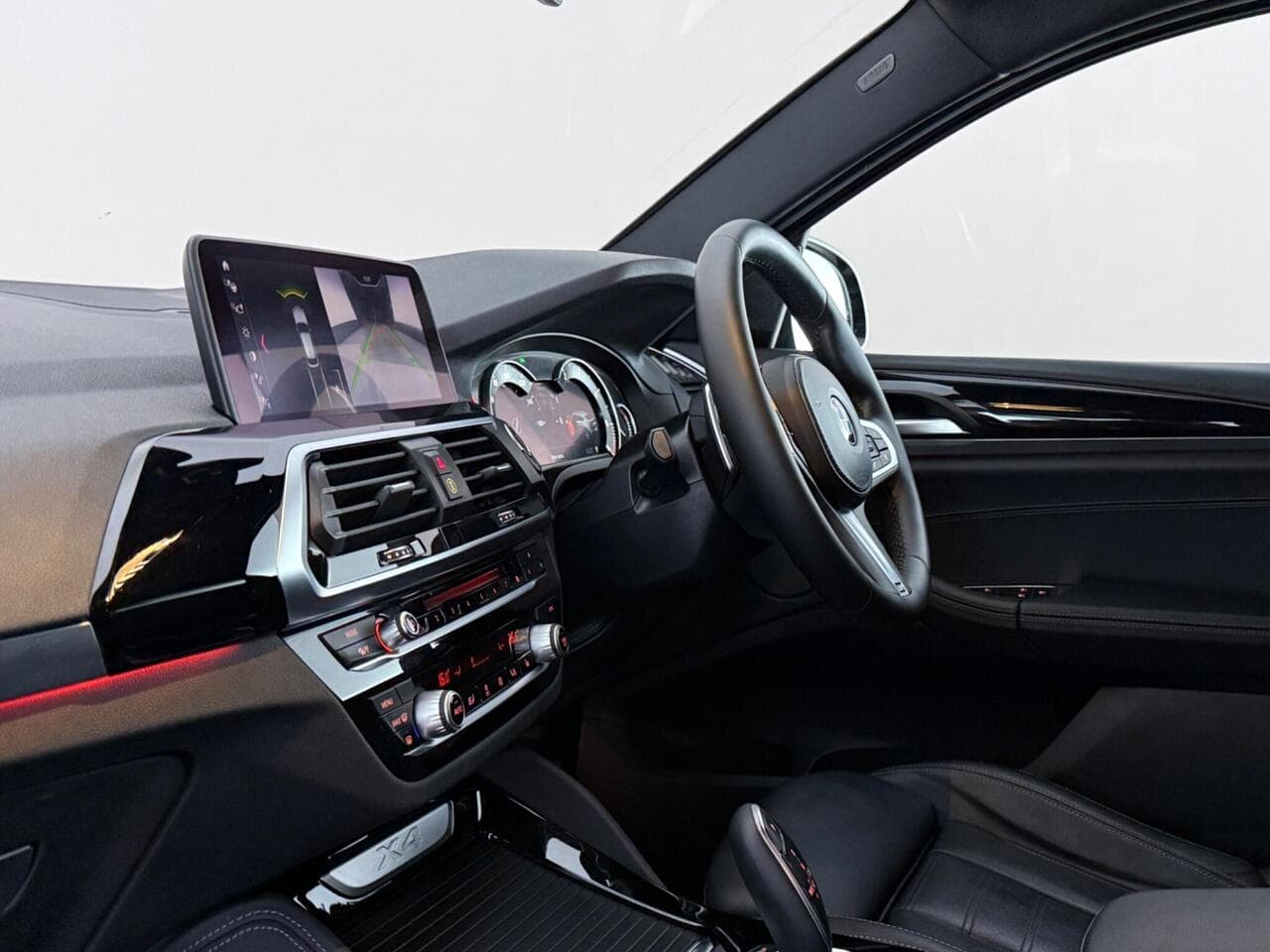 BMW X4 thumbnail Interior Front